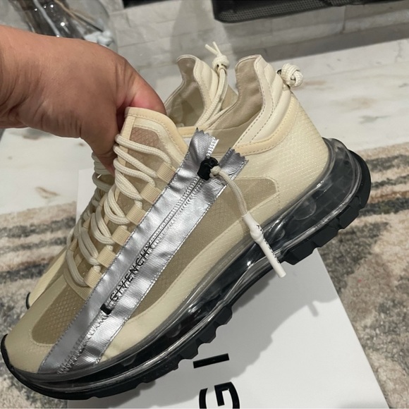 Givenchy Spectre Sneakers - Picture 11 of 13